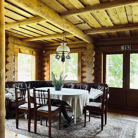 Jaerveveere Puhkekeskus بيت للعطل *