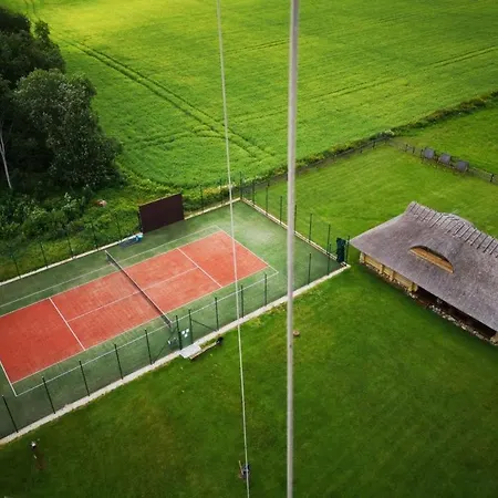 Jaerveveere Puhkekeskus بيت للعطل