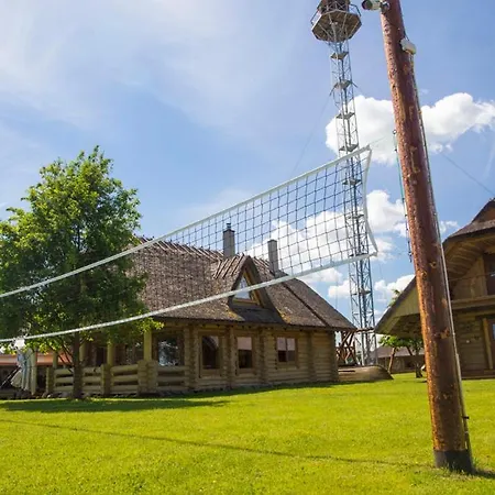 Jaerveveere Puhkekeskus بيت للعطل