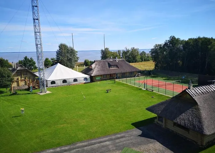 Dom wakacyjny Jaerveveere Puhkekeskus *